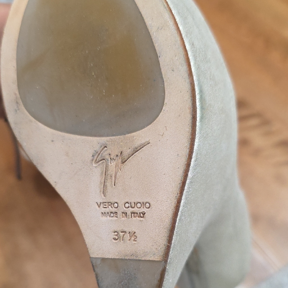 Giuseppe Zanotti Light Gray Suede Heels